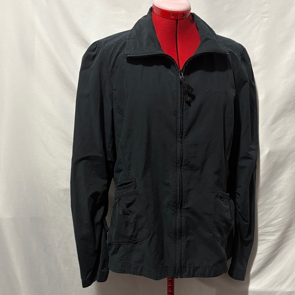 Columbia Classic Black Windbreaker